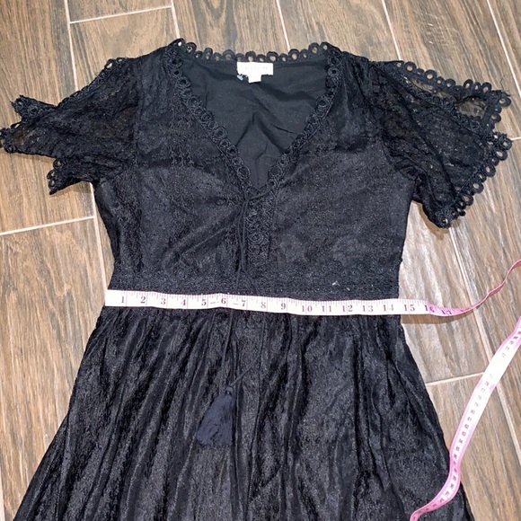 Allison black lace  dress - Picture 9 of 11